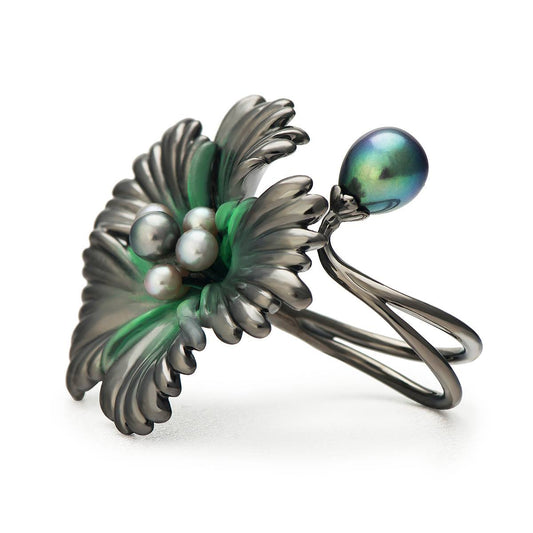 Flower Ring with Pearls